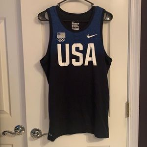 Men’s THE NIKE TEE tank top